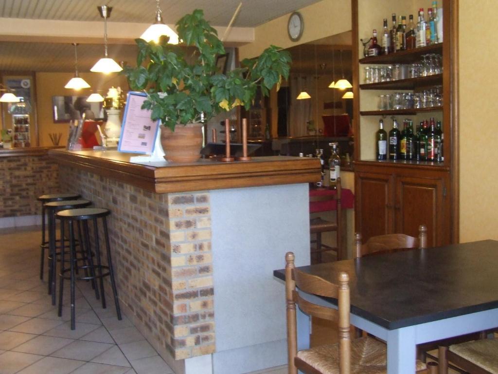 Carre Pau Airport Hotel 3*