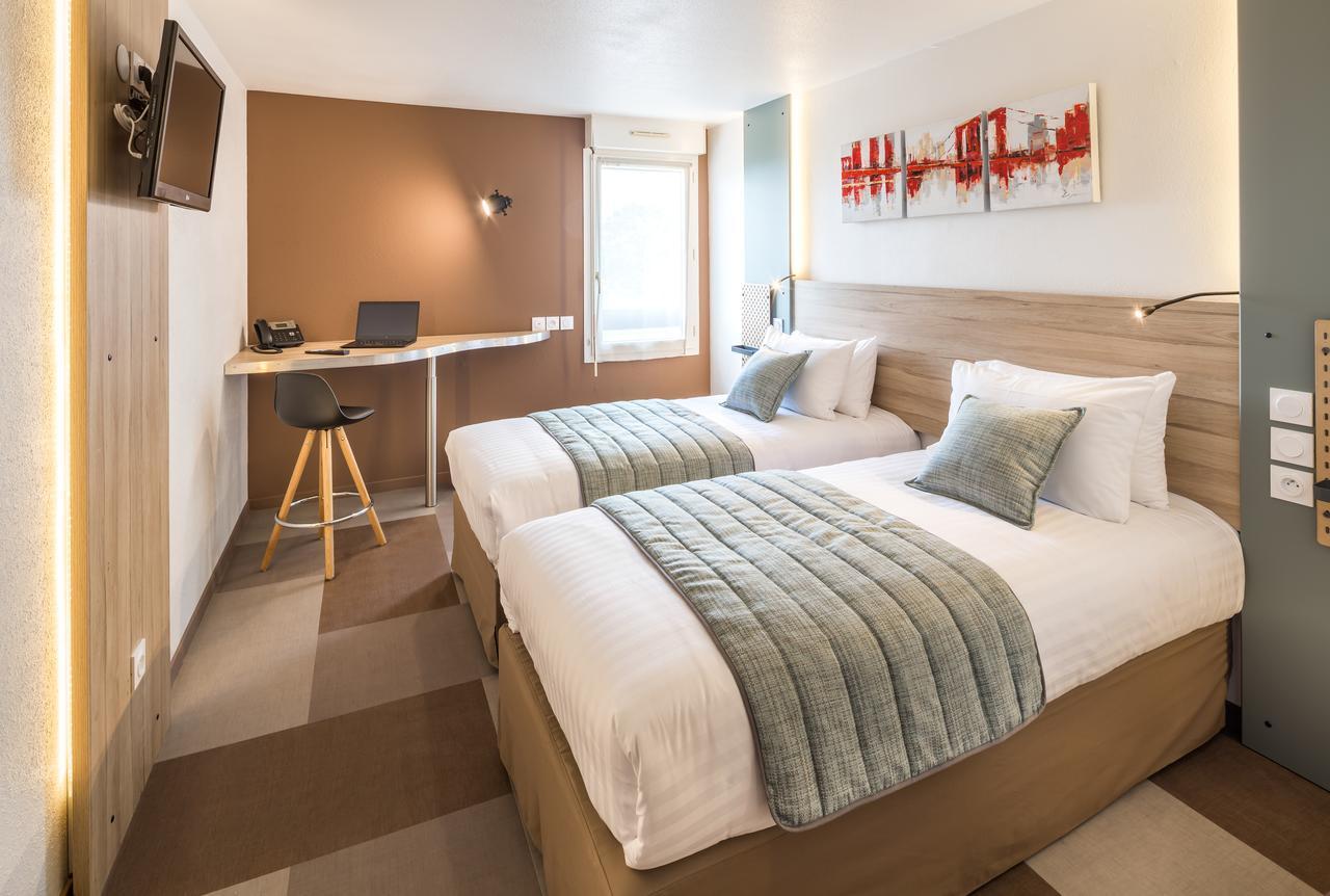 Carre Pau Airport Hotel 3*
