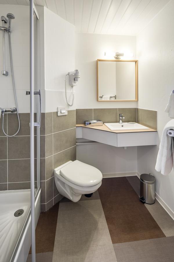 Carre Pau Airport Hotel