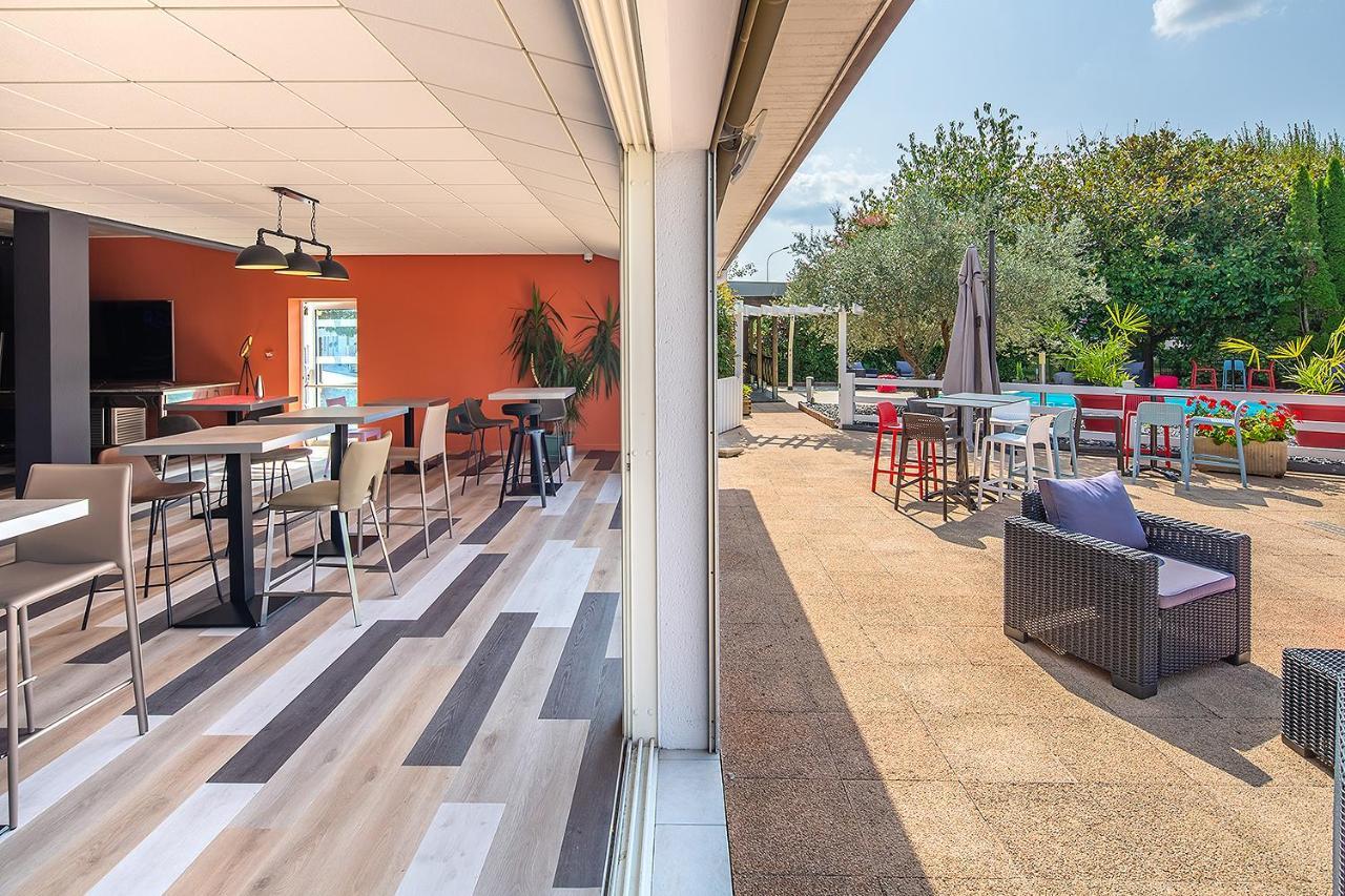 Carre Pau Airport 3*